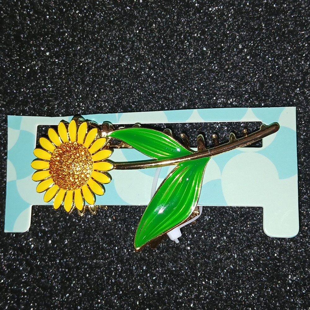 Piper K Sunflower Hair Clip with Green Leaves NIP - Picture 2 of 5